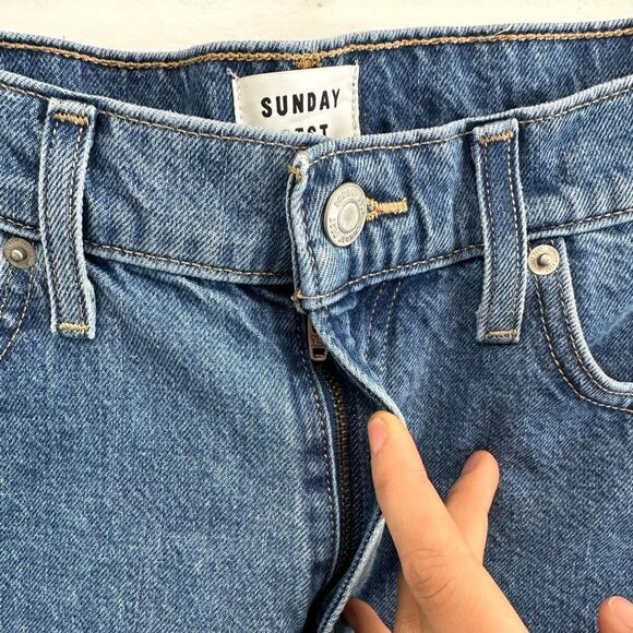 Aritzia Sunday Best 90's Medium Blue Cut Off Max Mid Rise Denim Shorts Size 28 - Picture 9 of 14